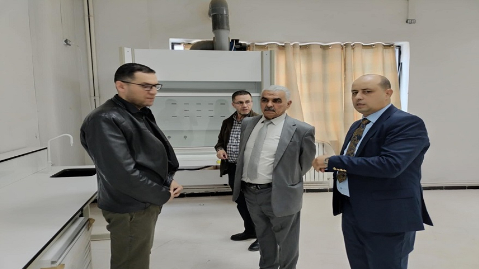 زيارة تفقدية لمدير الجامعة إلى مخبر البيولوجيا الجديد بالحاضنة